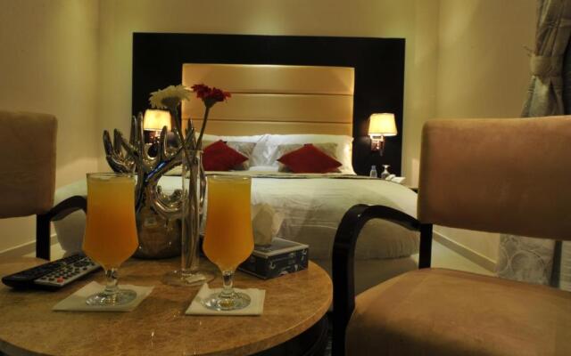 Al Janaderia Suites 7