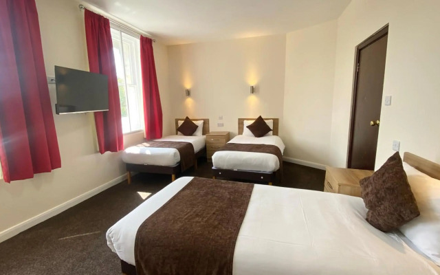 Russ Hill Hotel