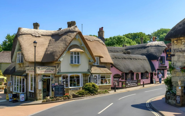 The Channel View Hotel