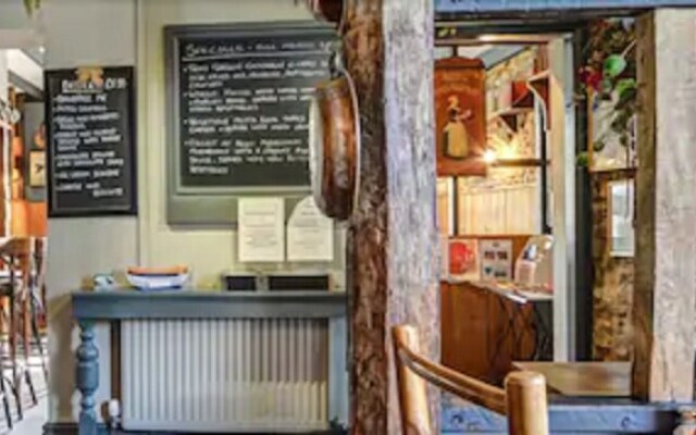 Thames Head Inn
