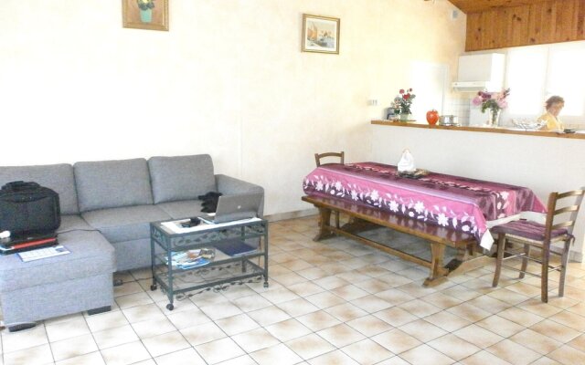 House With 3 Bedrooms in Saint-michel-chef-chef, With Enclosed Garden