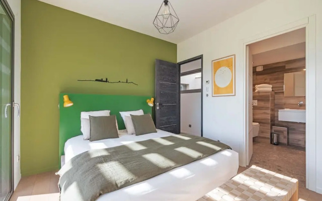 Villa 4 Bedrooms 8 PAX