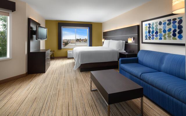 Holiday Inn Express Suites Belmont by IHG