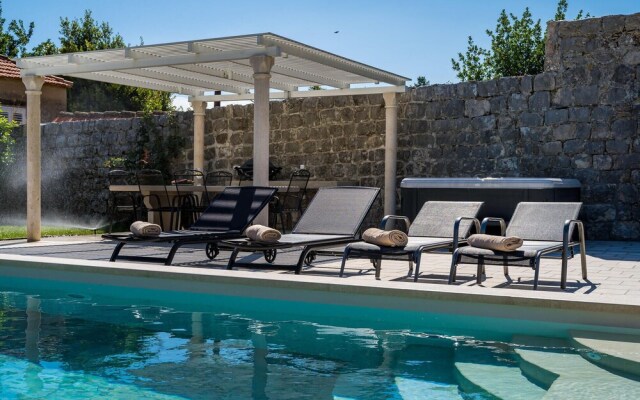 Amazing Apartment in Donje Obuljeno With Wifi and 2 Bedrooms