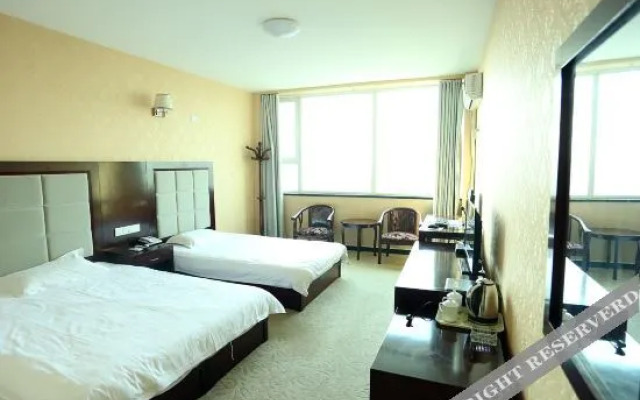 Junyi Chain Hotel (Shunping Baoding Bank)