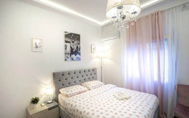 Luxury sense in Athens heart