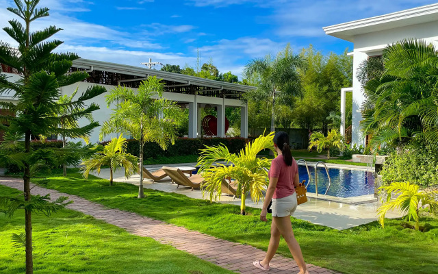 Red Picnic Hostel