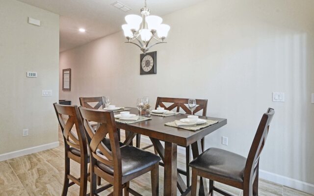 Storey Lake 4 Bedroom Townhome w Splashpool - 1619ST