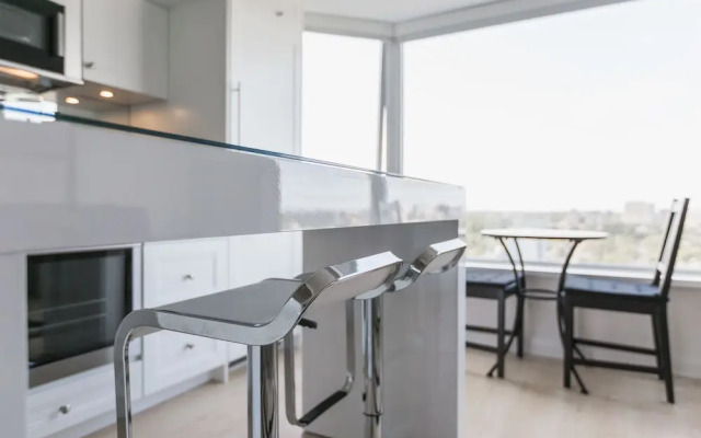 QuickStay - Chic in Yorkville (Yonge & Bloor)
