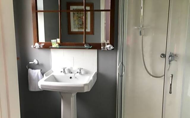 Lyntom House B&B
