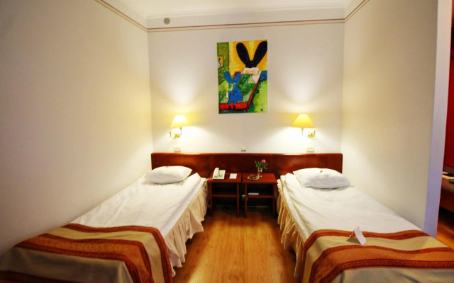 NB Hotel