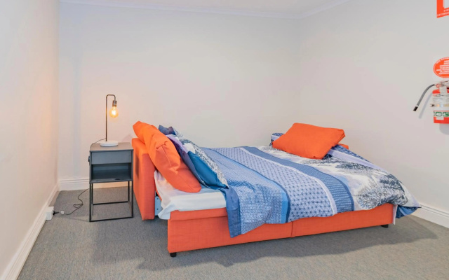 4 Bedroom House - Hobart CBD - Parking – Guest Rooms – Hobart