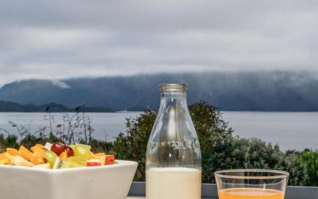 Loch Vista Lake View Villa Accommodation