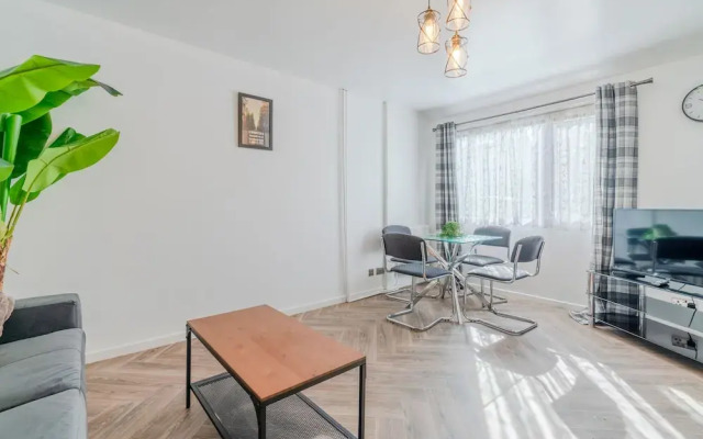 Newly Renovated 2-Bed Home in Newport