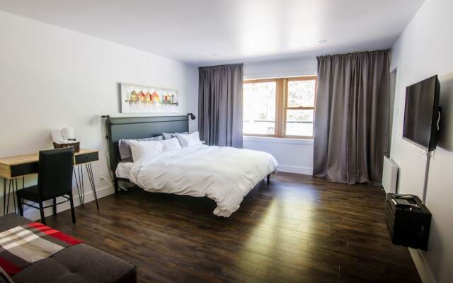 Comme Chez Soi Restaurant & Auberge