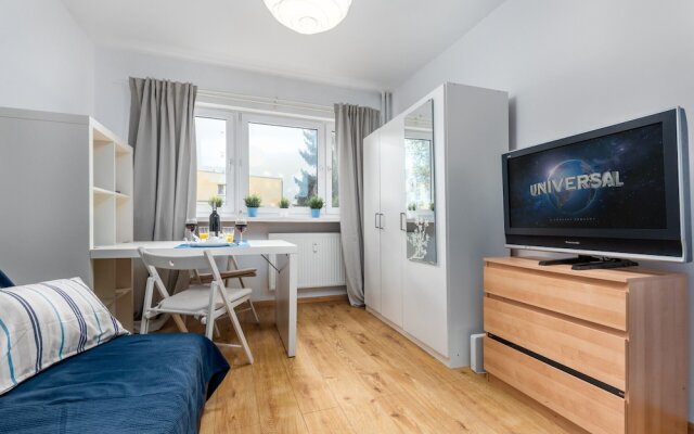 Cozy Warsaw Apartment by Renters