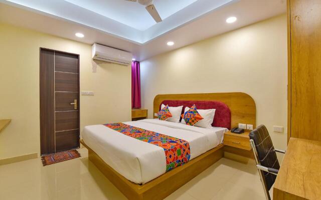 FabHotel Pink City