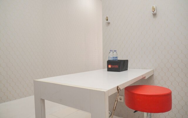 Cozy Studio At Nifarro Park Apartment