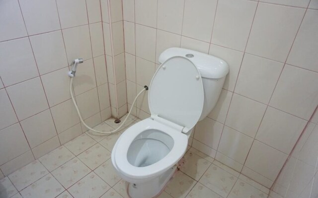 T and T House - Adults Only