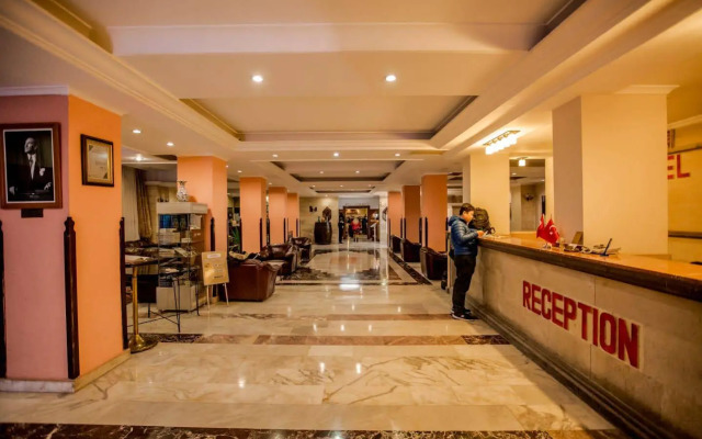 Tassaray Hotel