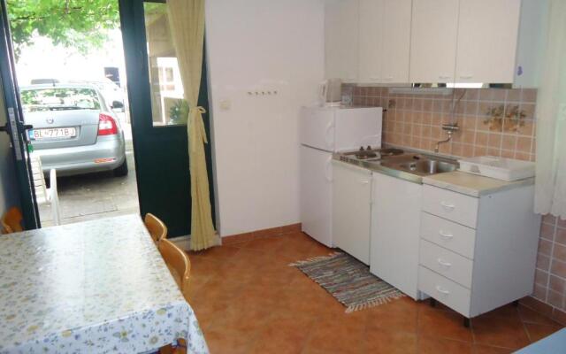 Omiš apartment on the beach