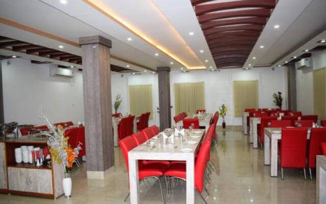 Hotel Akanksha Palace