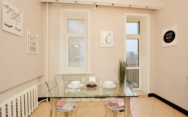 LUXKV Apartment on Zemlyanoy Val 52
