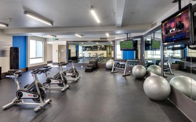 Global Luxury Suites at Lincoln Blvd