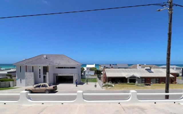 Naude House in Struisbaai