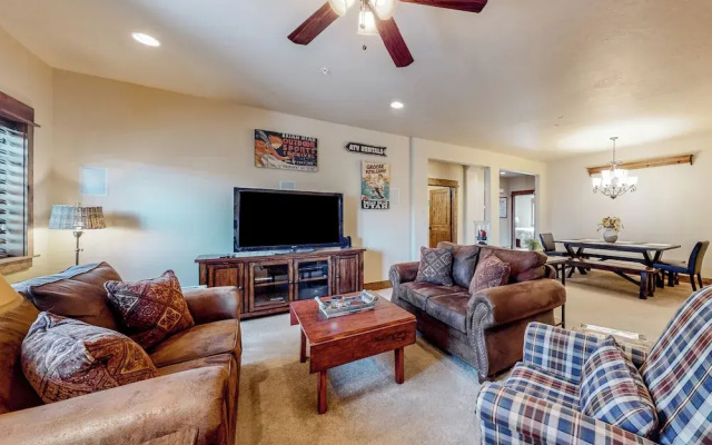 3BR w/ Balcony, Central AC & Deck