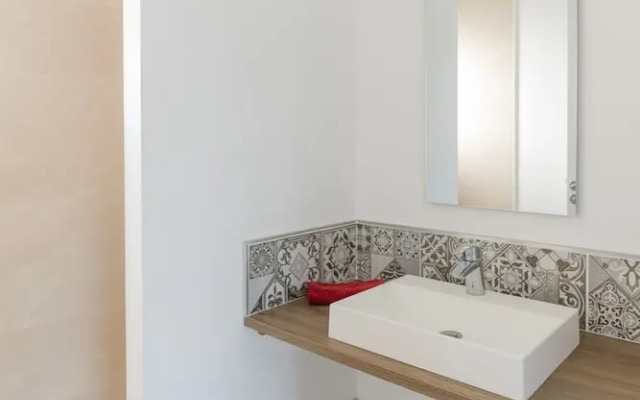 Nice 2-room Apartment With sea View Near the Beach