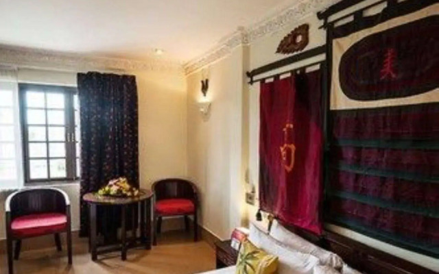 Red Hibiscus Hotel