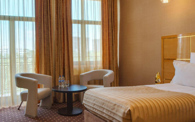 Ark Palace Hotel