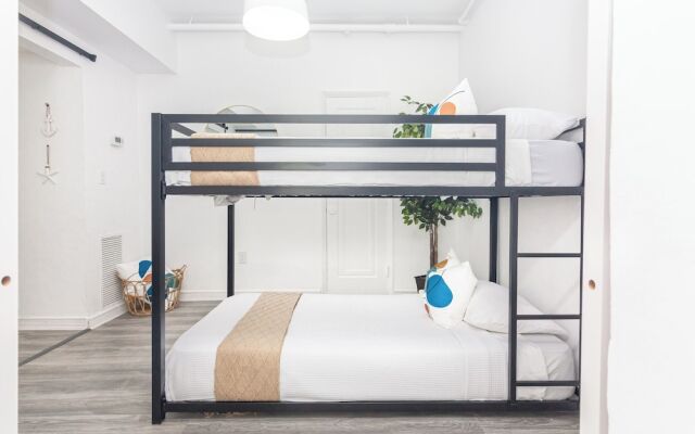 West Deco Boutique Apartments