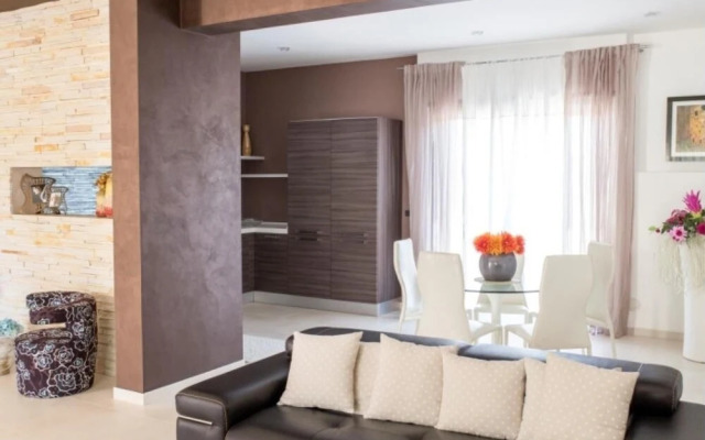 Villa Relax With Great Garden Terrace and Pool
