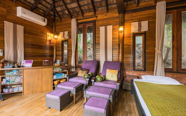 Koh Tao Beach Club