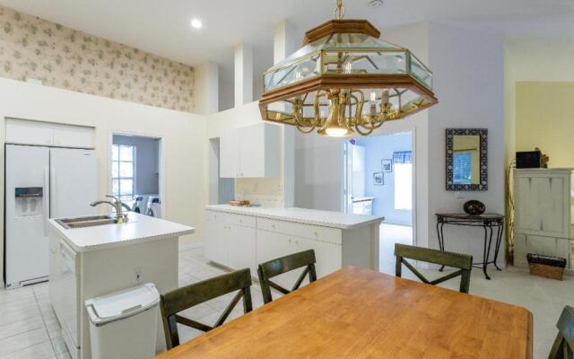 Serene & Attractive Heated Pool Spa Home