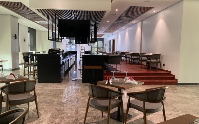 Star Land Hotel Bastos