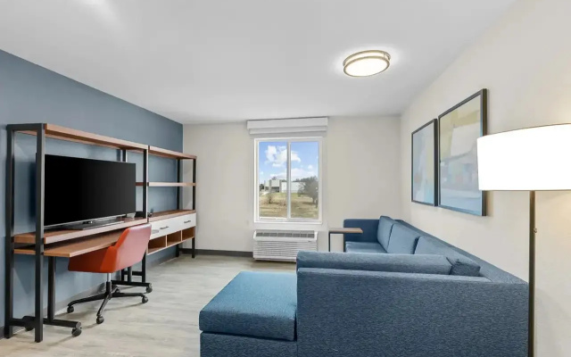Everhome Suites Wichita Northeast by Choice Hotels