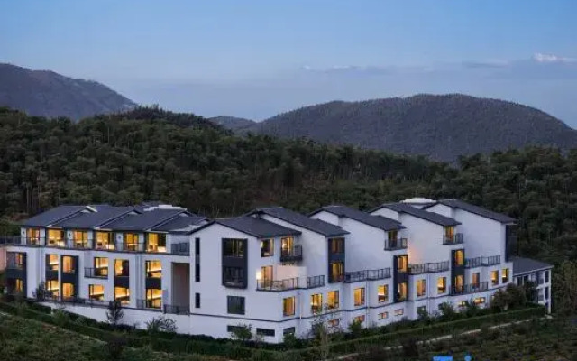 Non Hills Resort Hotel