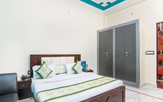 OYO 13478 Hotel Surabhi Garden