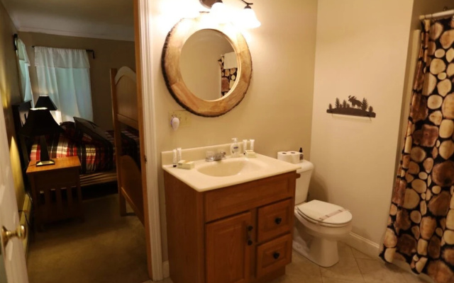 Pet Friendly Private Home, Located in Forest Ridge, Lincoln, NH - Fr8cl