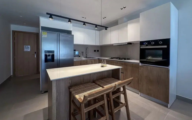 Spectacular Golf Front 3BR Apartment!