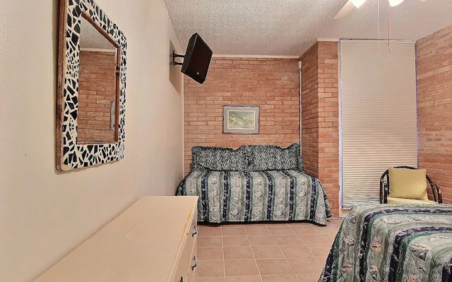 Channelview 206