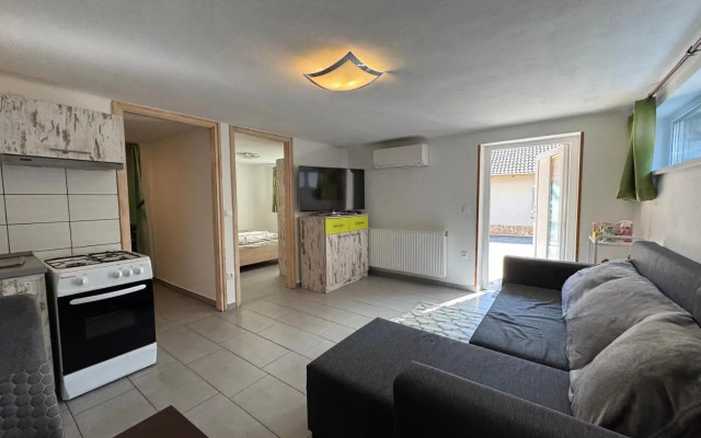 Liliana Apartman és Csónakház