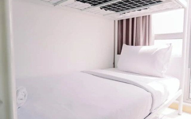 Scenic And Homey 2Br Apartment M-Town Residence Near Mall