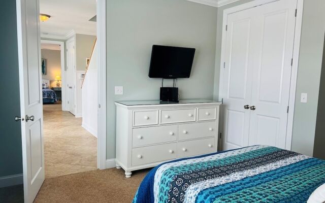 287 Obw 6 Bedroom Home by RedAwning