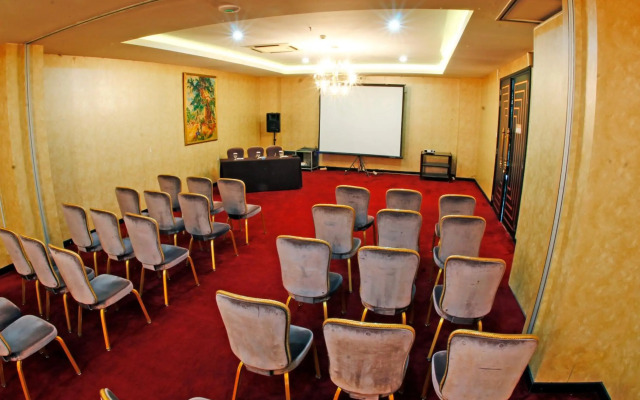 Amaroossa Cosmo Jakarta