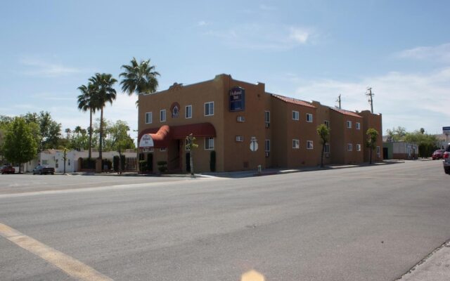 Holland Inn and Suites