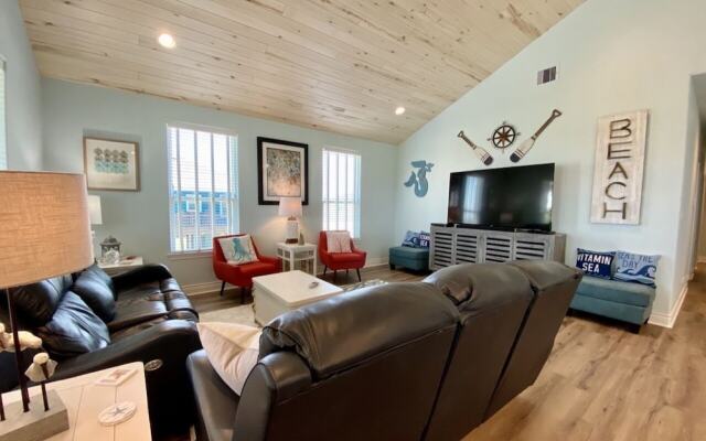 At Long Last 3 Bedroom Home by RedAwning